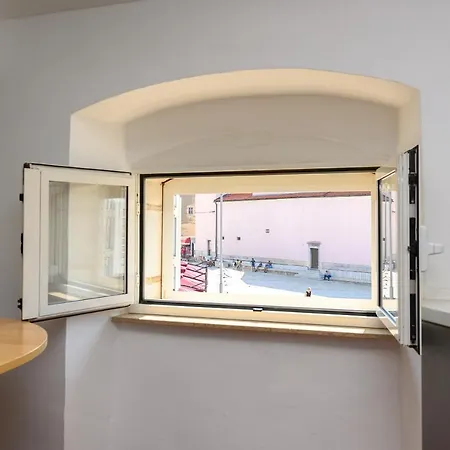 Dida & Nonna Piazza View Apartment