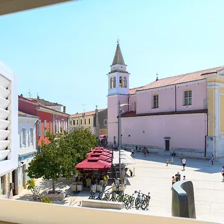 Dida & Nonna Piazza View Apartment Poreč