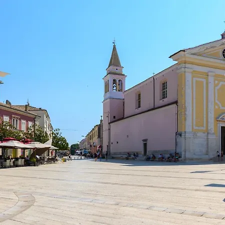 Dida & Nonna Piazza View Apartment Poreč